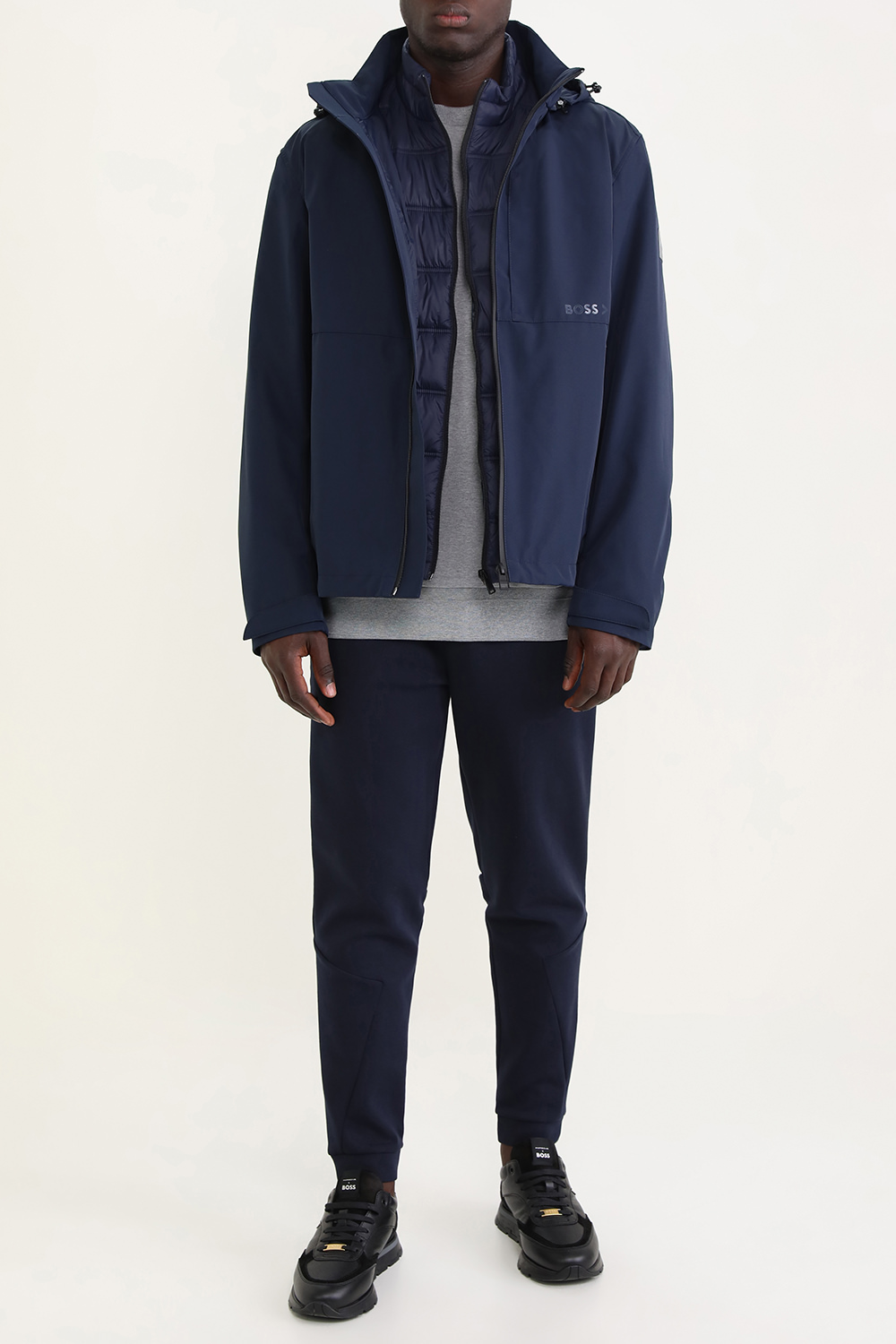 סווטשירט עם לוגו פאץ'